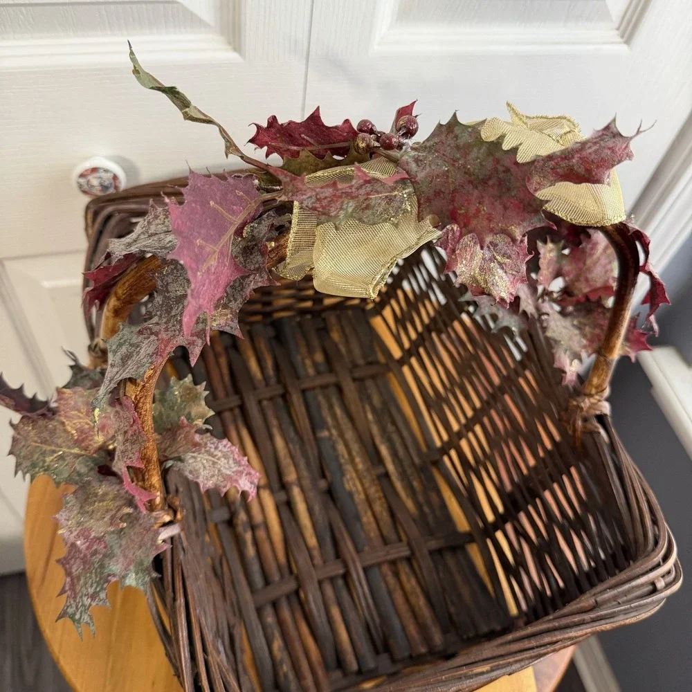 Woven Wicker Double Handle Basket Leaf Accents Fall Decor Cottage Granny